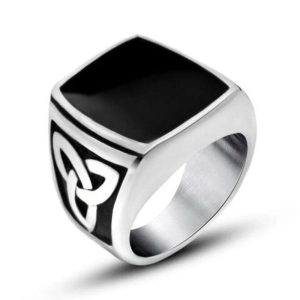 bague avec symbole de la trinité